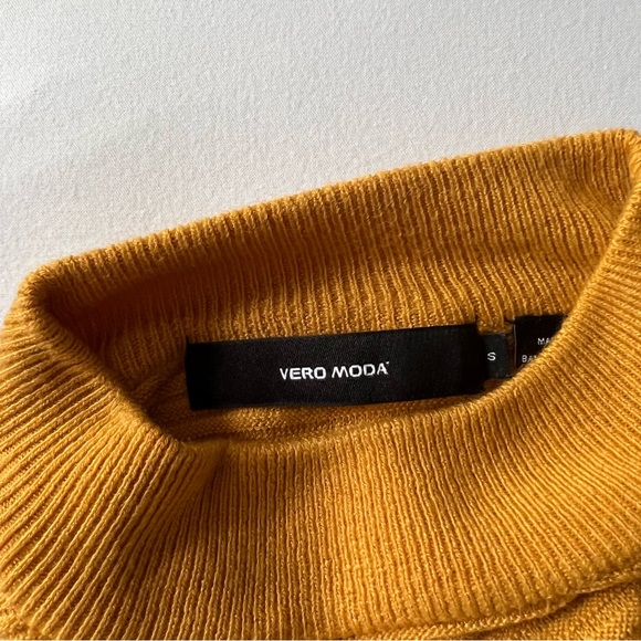Vero Moda Mockneck Sweater - Picture 4 of 6